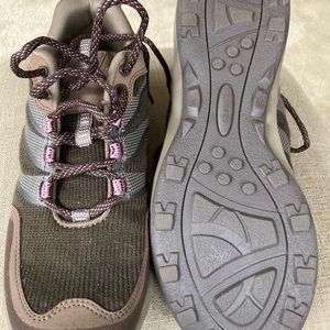 WOMENS new hiking shoes Labds End 10